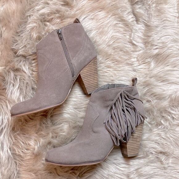 Steve Madden Cian Stacked Heel Leather Suede Taupe Tassel Western Poncho Bootie - Picture 1 of 11